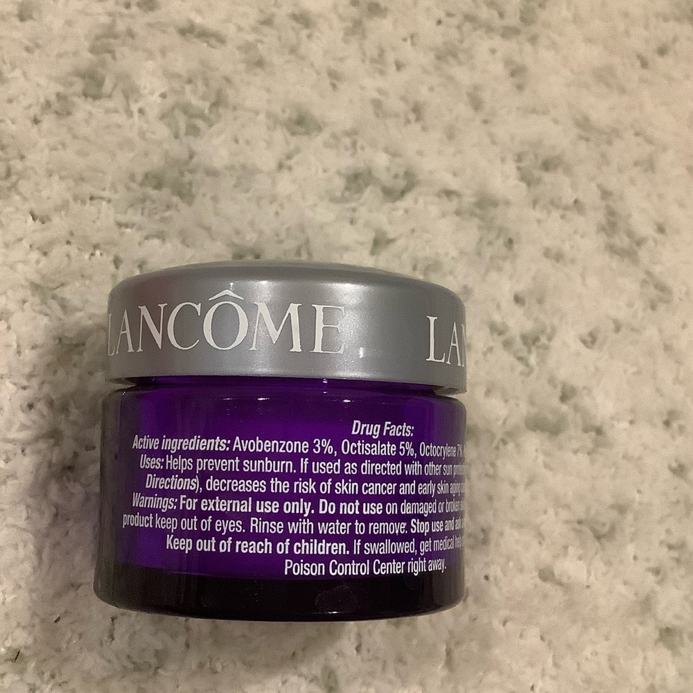 Lancôme Skincare Sample Bundle with Red Satin Pouch NWOT - Picture 9 of 15